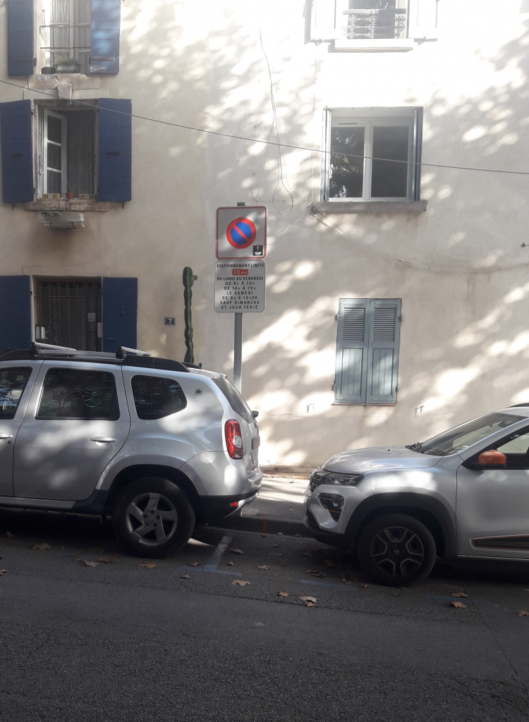 De nouvelles places de stationnement à très courte durée dans le centre du  village - La Fare les Oliviers